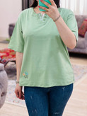 تیشرت زنانه دکمه دار گلدوزی